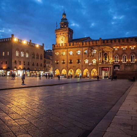 Urbanicooh Garisenda - Piazza Maggiore View Bologna Esterno foto